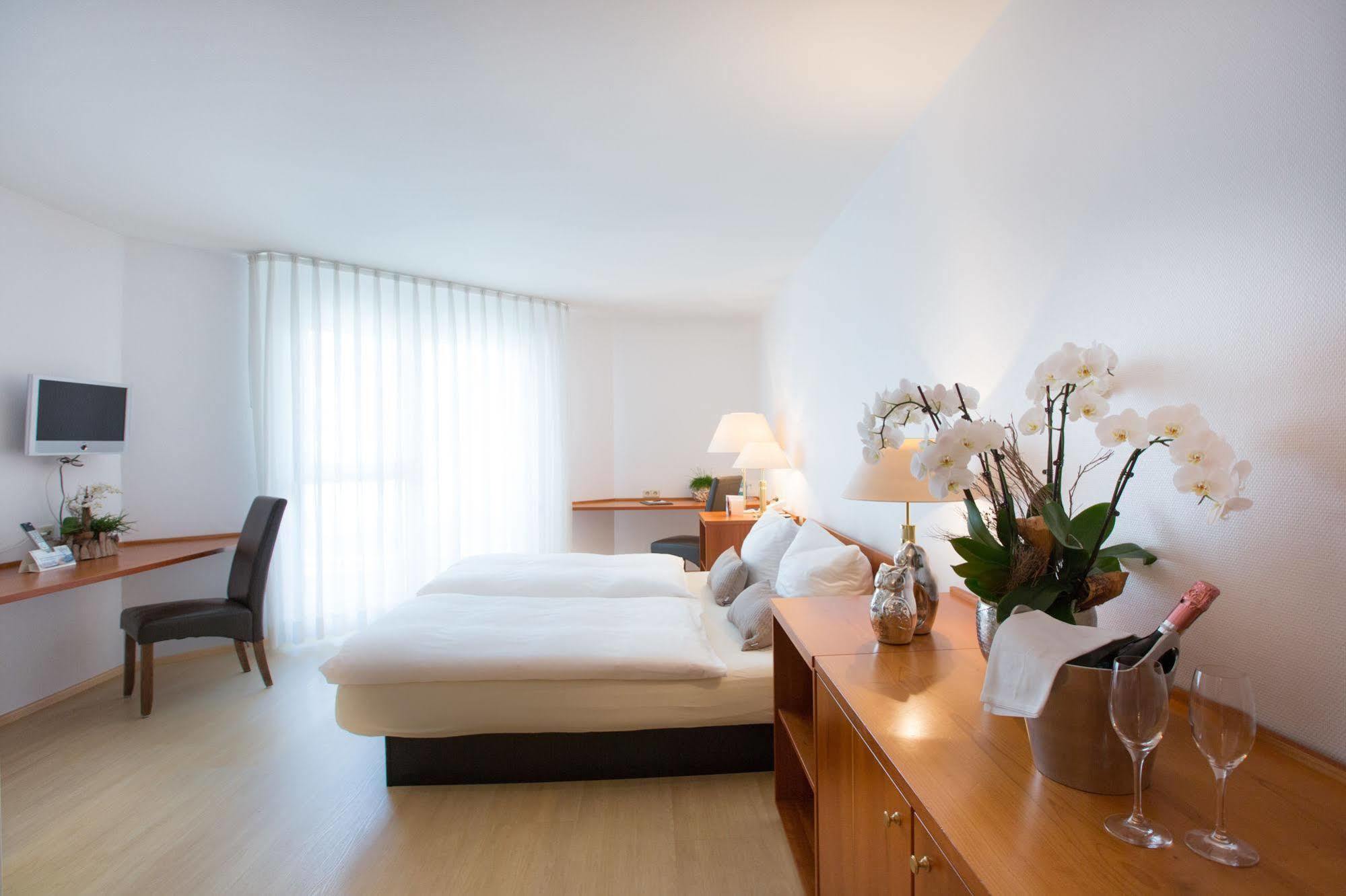 Hotel & Restaurant Rose Bietigheim-Bissingen Εξωτερικό φωτογραφία